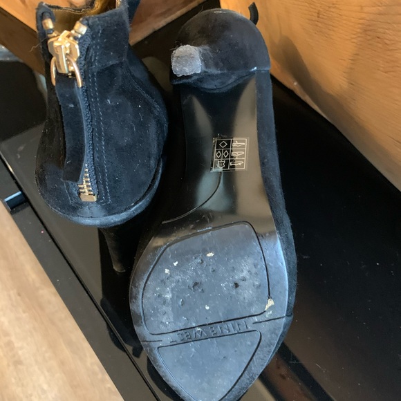 Nine West suede ankle booties - Picture 4 of 5